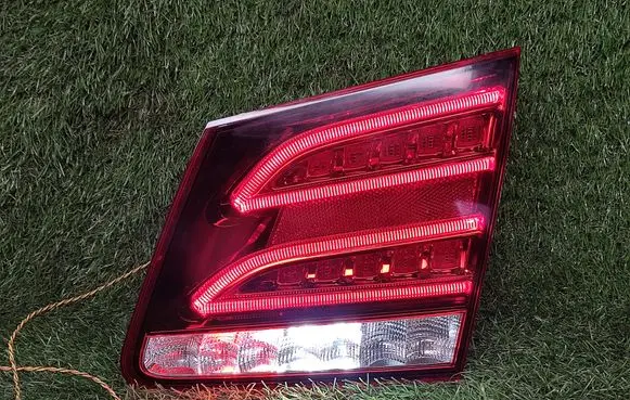Mercedes-Benz E W212 Tailgate rear/tail lights A2129062003 615952