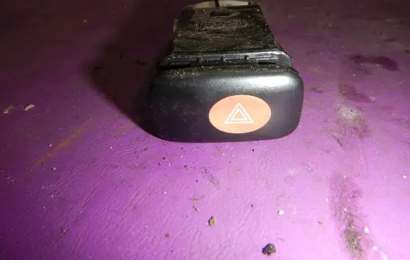 KIA Clarus Hazard light switch