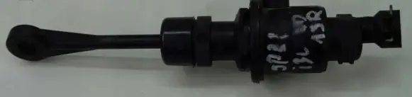 Hyundai i30 Clutch master cylinder 4963908
