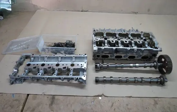 Ford Kuga II Engine head 9807255910