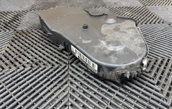 Volkswagen PASSAT B8 Timing belt guard (cover) 04L109107E