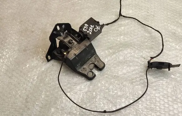 BMW 5 E39 Tailgate lock latch 8168892