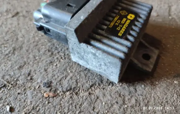 Volvo S40, V40 Glow plug pre-heat relay 7700115078