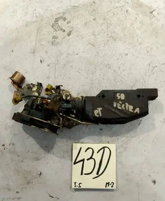 Opel Vectra B Rear door lock 90449074