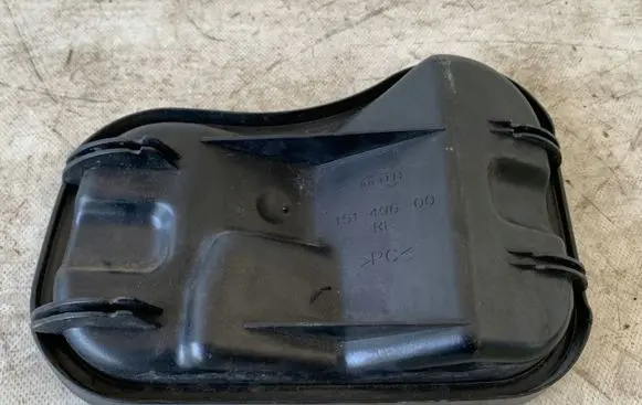 Mercedes-Benz Sprinter W901 W902 W903 W904 Headlight/headlamp dust cover 15149600