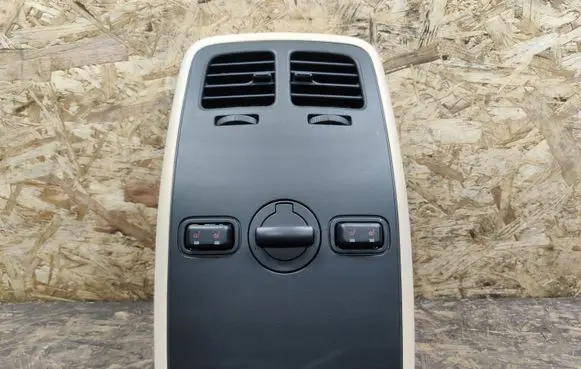 Rear air vent grill