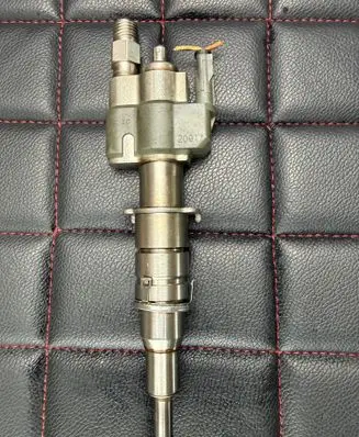 BMW 3 E90 E91 Fuel injector 7589048 758904811 10181010