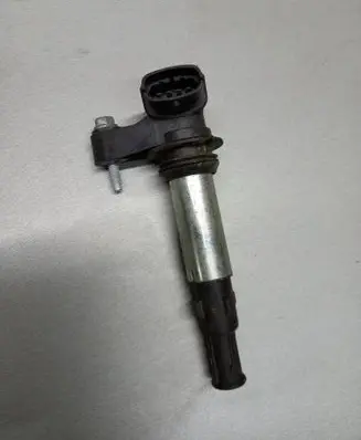 Cadillac CTS High voltage ignition coil 0221604104
