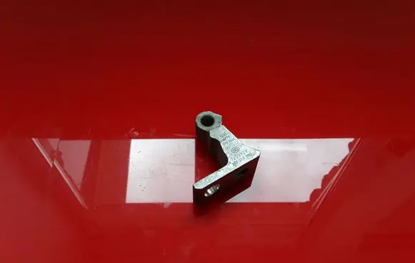 Volkswagen Sharan Front door lower hinge 7N0831401 A046574