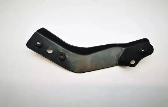 Mercedes-Benz C W204 Headlight/headlamp mounting bracket A2046200285