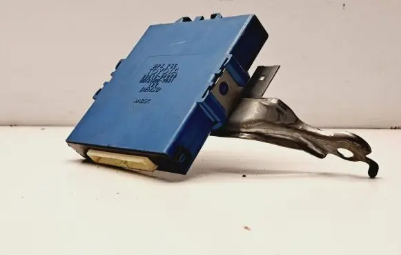 Toyota Corolla Verso AR10 Combustion control unit/module 896180F020 MB1238009021