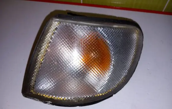 Nissan Sunny Front indicator light 183177