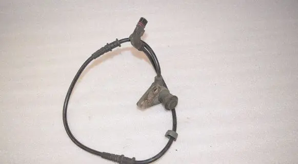Mercedes-Benz E W210 ABS brake wheel speed sensor A2105409008