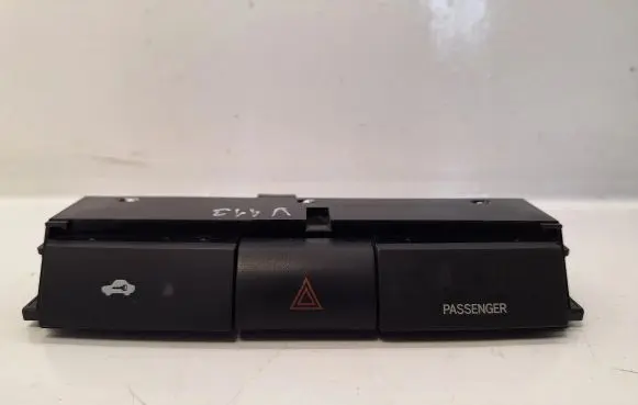 Toyota Corolla Verso AR10 Hazard light switch 843320F020 153965