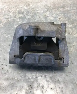 Volkswagen Golf V Engine mount bracket 1K0199262AT