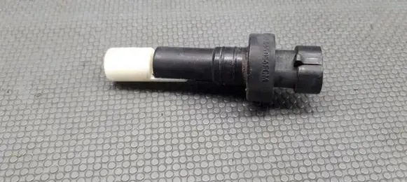 Opel Omega B1 Windshield washer fluid level sensor 90346056