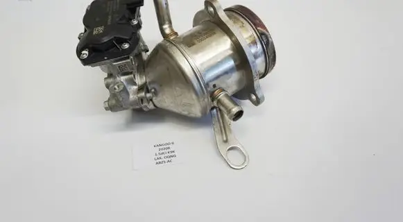 Renault Kangoo II EGR valve cooler 147359823R