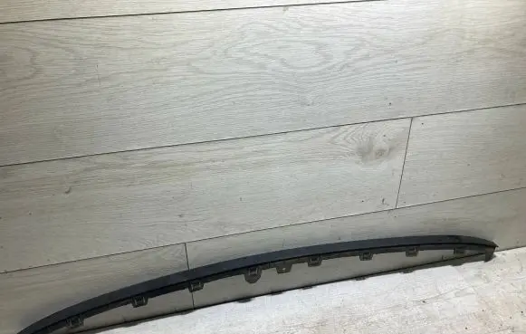 Front bumper lip
