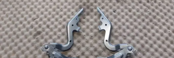 Lexus IS 220D-250-350 Engine bonnet/hood hinges 030R 030L