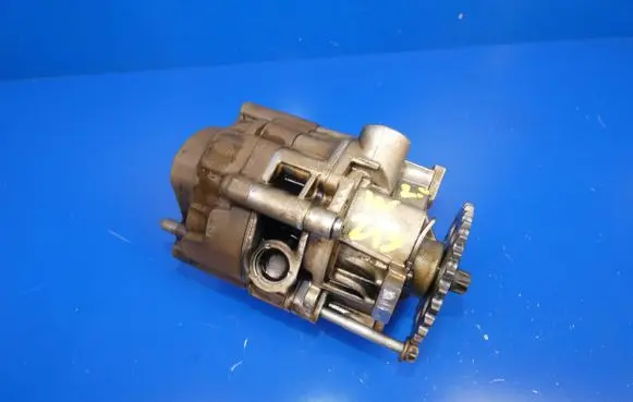 Mercedes-Benz E W213 Oil pump A6541800101 1611600298