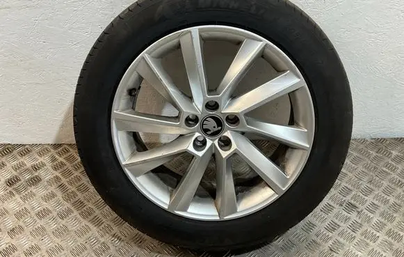 Skoda Kamiq R17 alloy rim 657601025