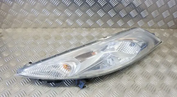 Nissan Juke I F15 Headlight/headlamp 261251KL0B