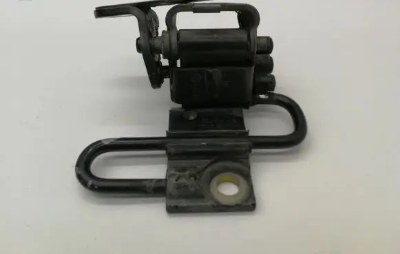 Audi A6 S6 C6 4F Front door upper hinge 8E0831411B