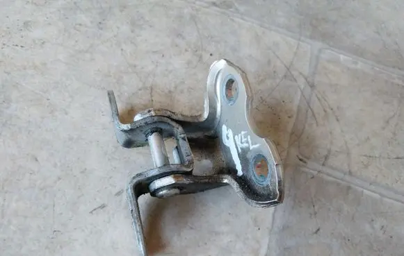 Lexus IS 220D-250-350 Rear door upper hinge