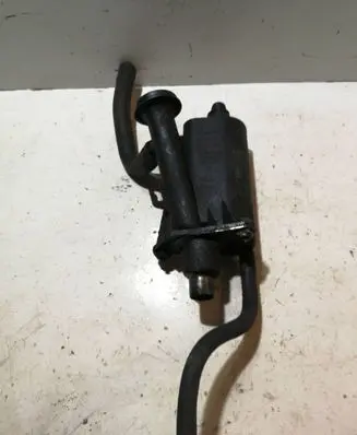 Volvo S40, V40 Oil breather separator 8200082486