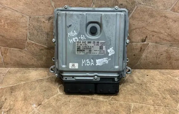 Mercedes-Benz C W204 Engine control unit/module A6429002900