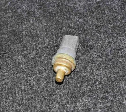 Audi A2 Oil temperature sensor 06A919501