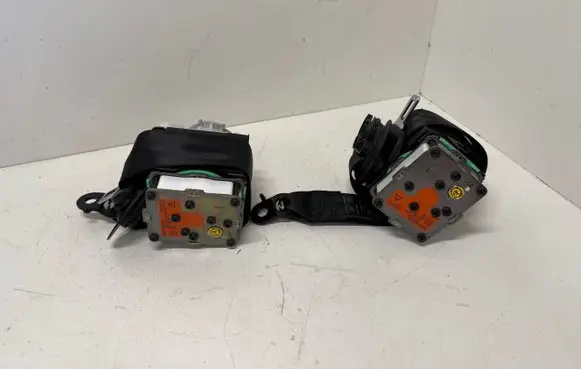 Porsche Cayenne (92A) Rear seatbelt 7P0857806A 7P0857805A