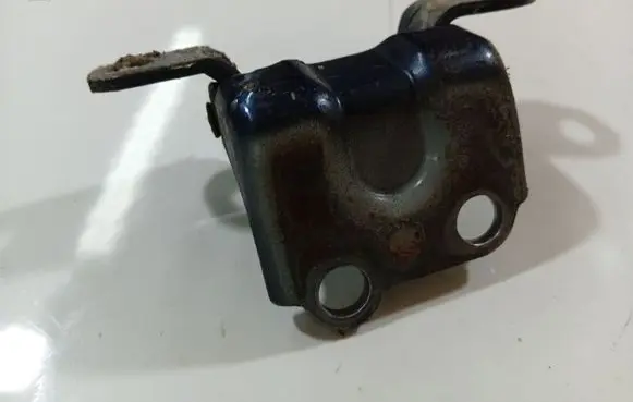 Subaru Legacy Rear door lower hinge