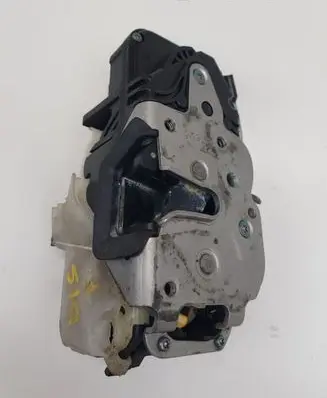 Opel Insignia A Front door lock 3023806F