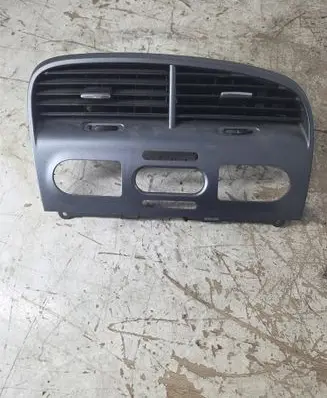 Seat Altea Dash center air vent grill 5P1819110J