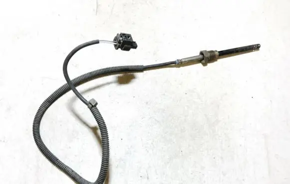 Mercedes-Benz C AMG W204 Exhaust gas temperature sensor a0071539528 1503968602572