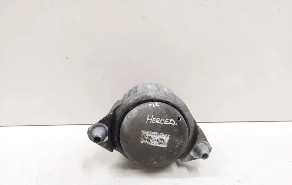 Mercedes-Benz E C207 W207 Engine mount bracket A2042400317 3618504