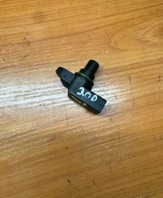 BMW 5 E39 Camshaft position sensor 2249320 420031282