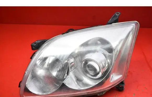 Toyota Avensis Verso Headlight/headlamp