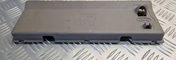 Land Rover Freelander Fuse box cover 