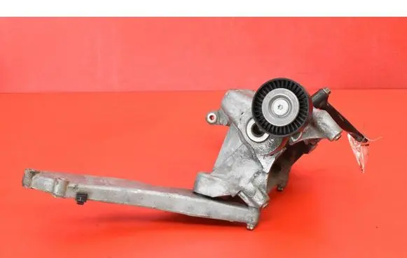 Engine mount vacuum valve