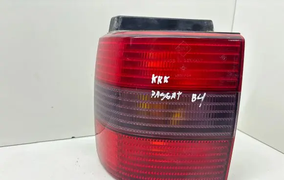 Volkswagen PASSAT B4 Rear/tail lights 3A994511B