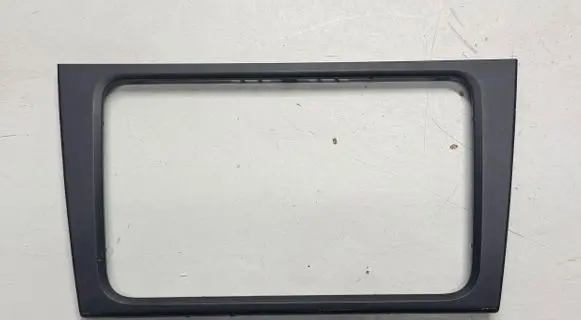 Volkswagen Golf VI Radio/GPS head unit trim 5K0858061F 5K0858063F