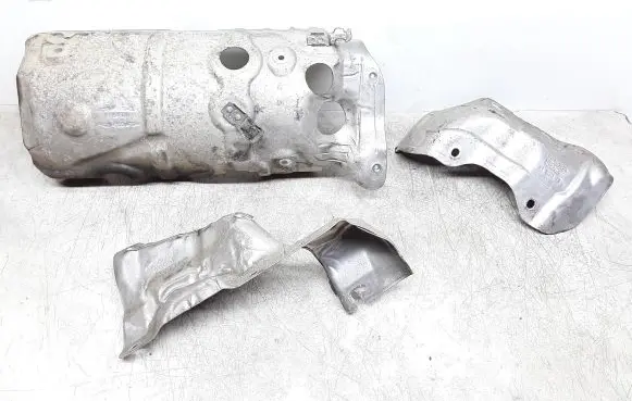 Volvo V60 Heat shield in engine bay AV619N454AB AM519N454KA AM519N454CC