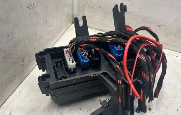 Mercedes-Benz R W251 Fuse module A1645403072