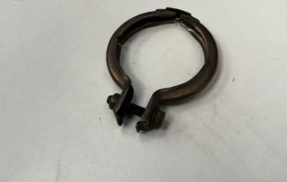 BMW 5 G30 G31 G38 Muffler pipe connector clamp 7806991