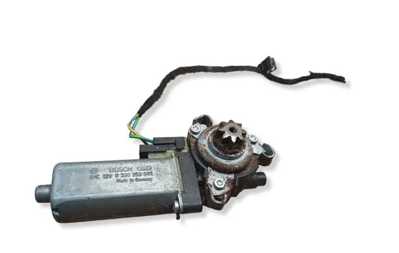 Mercedes-Benz E W211 Seat adjustment motor 0390203001