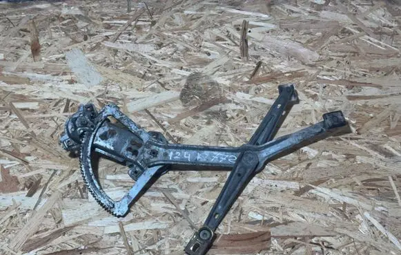Mercedes-Benz E W124 Front window lifting mechanism without motor