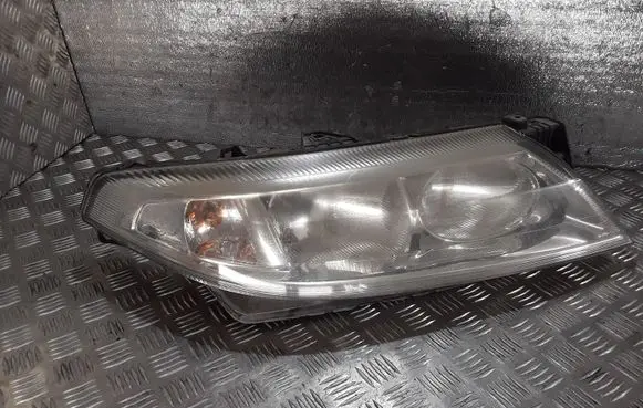 Renault Laguna II Headlight/headlamp 8200002847