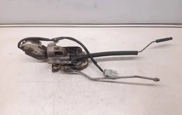 Honda CR-V Front door lock